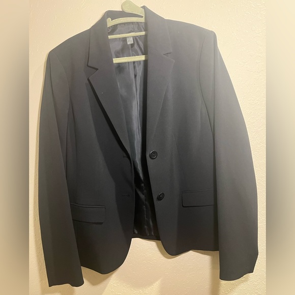 Two Pieces Black Skirt and Blazer - Picture 2 of 10